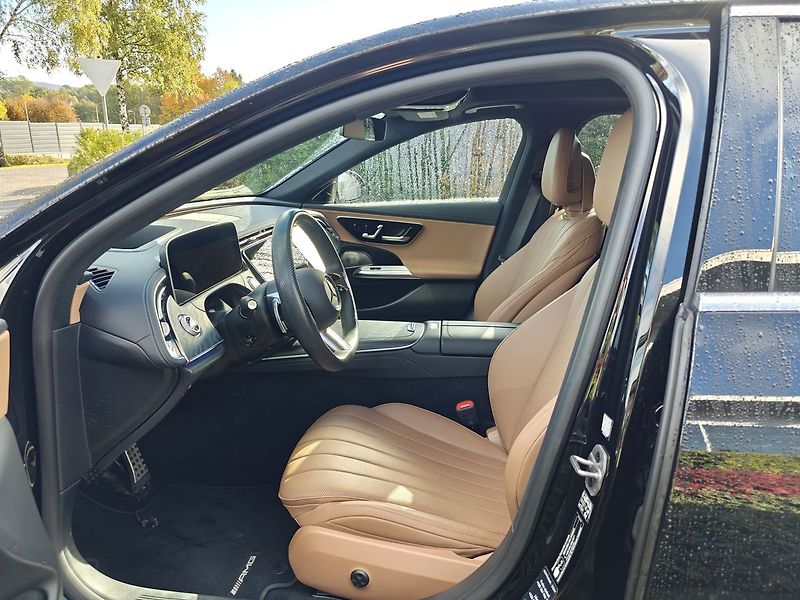 Mercedes-Benz Třídy E E 220 d AMG 4MATIC - fotka 19 z 22
