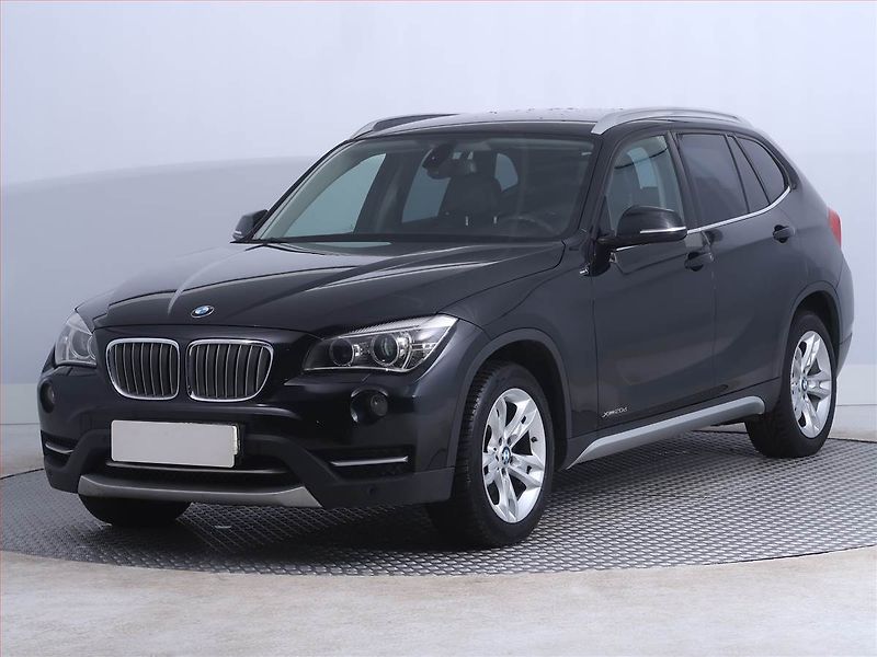BMW X1 (2014) xLine xDrive20d, 4X4, Automat - fotka 2 z 18