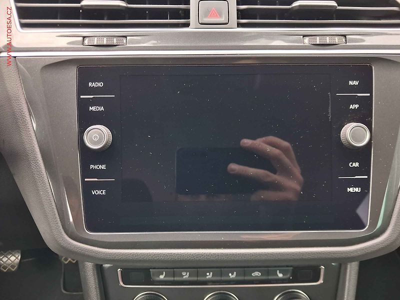 Volkswagen Tiguan (2019) 2.0 TDi, Highline, LED, navi - fotka 15 z 21