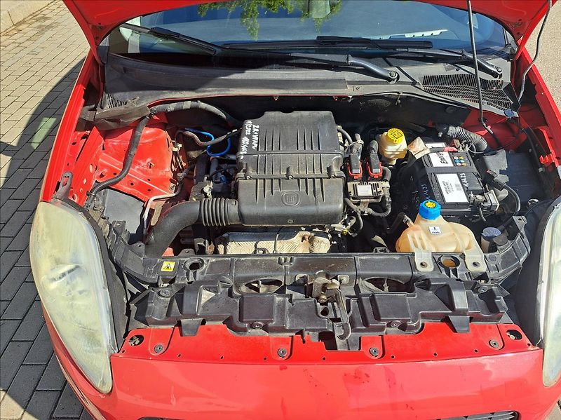 Fiat Punto 1,2 i - fotka 30 z 32