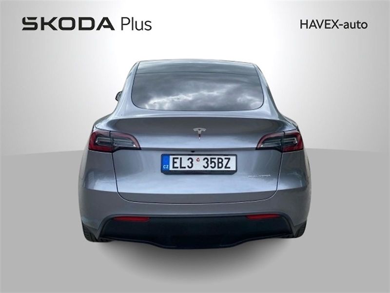 Tesla Model Y (2024) BEV AWD AT Long Range - fotka 4 z 5