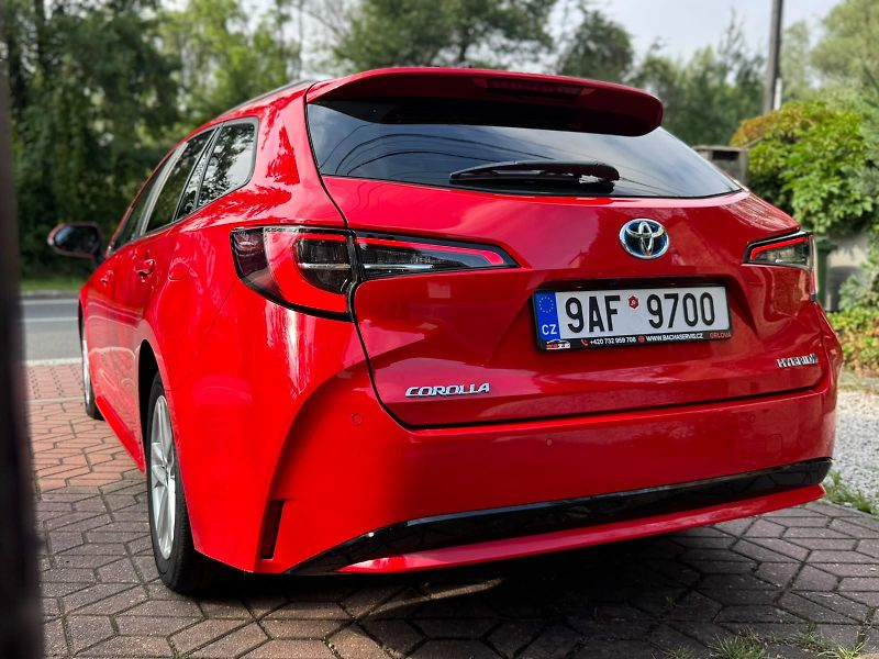 Toyota Corolla 1.8 HYBRID SPORTS 1.MAJ.ČR DPH - fotka 6 z 20