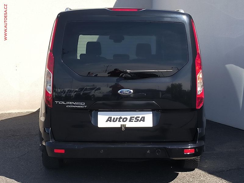 Ford Tourneo Connect (2015) 1.6TDCi MAXi, Titanium, navi - fotka 5 z 21
