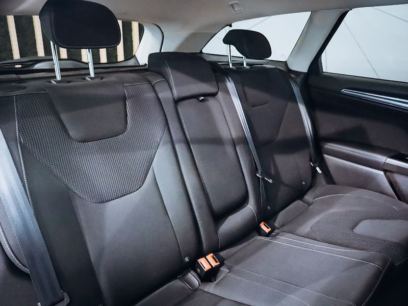 Ford Mondeo 2.0 TDCi Titanium 140kW - fotka 30 z 31