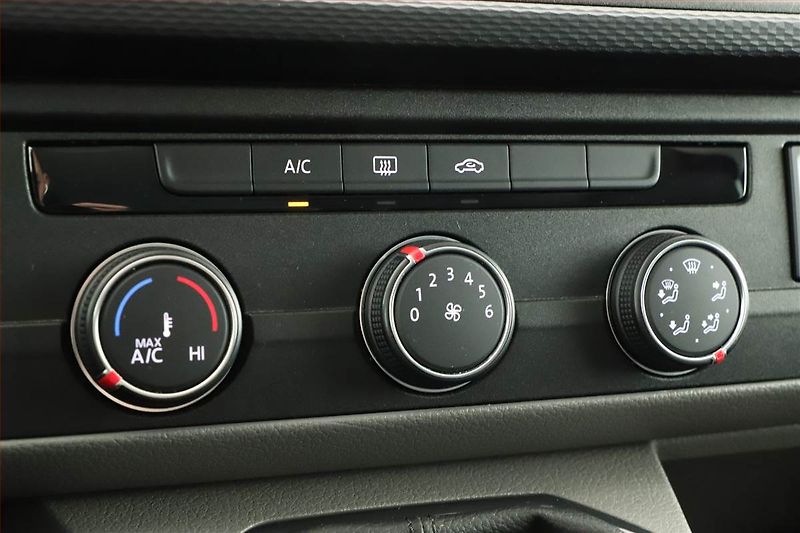 Volkswagen Transporter (2022) 2.0 TDI 4MOTION, Bus, 9Míst - fotka 11 z 16
