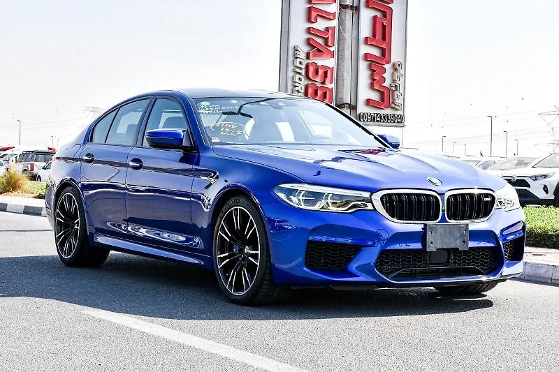 BMW M5 (2018) Sportovní sedan V8 - fotka 1 z 14