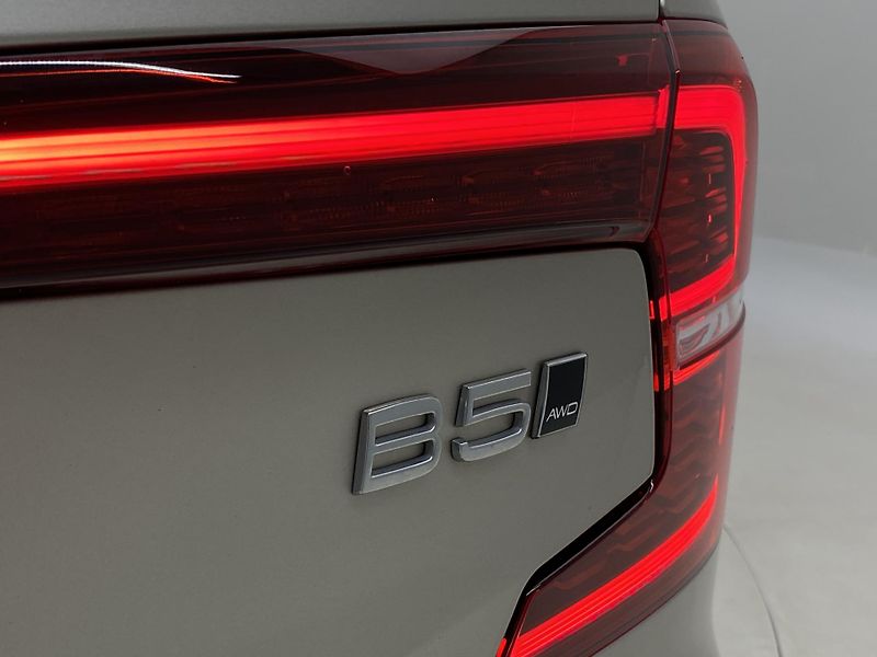 Volvo S60 B5 AWD DARK ULTIMATE REZERVACE - fotka 36 z 57