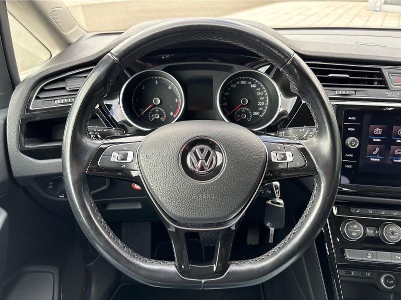 Volkswagen Touran 2,0TDi 140kW HIGHLINE BUSINESS - fotka 14 z 30