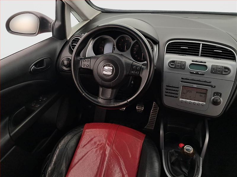 Seat Altea (2006) 2.0 TDI, po STK, Tažné - fotka 7 z 15