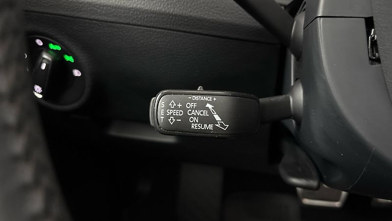 Škoda Superb 2.0 TDI DSG 4x4 Scout Combi - fotka 14 z 35