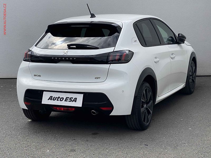 Peugeot 208 (2023) 1.2PT, GT line, LED, navi - fotka 4 z 18