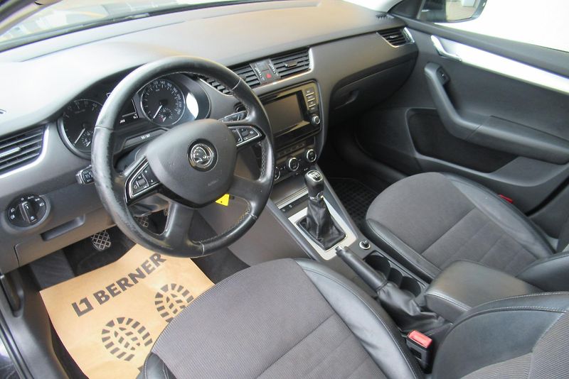 Škoda Octavia 2.0 TDi AUT. KLIMA SADA KOL - fotka 9 z 21