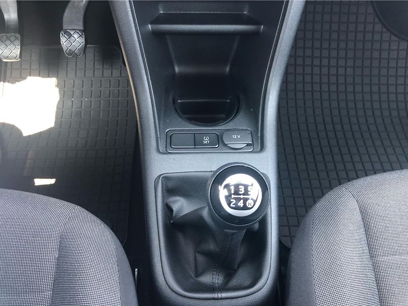 Volkswagen up! 1,0 44kW BMT Move - fotka 20 z 26