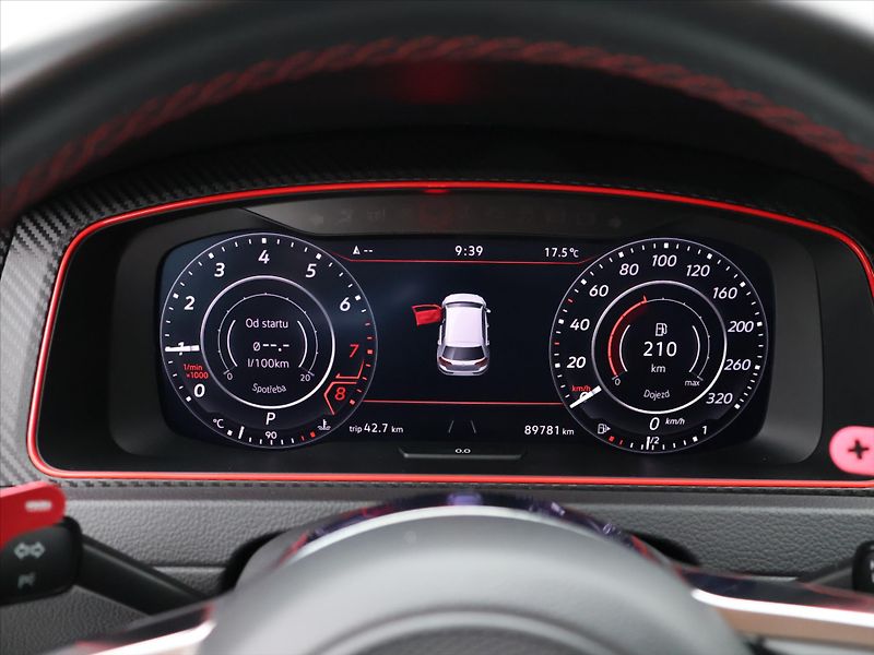 Volkswagen Golf 2,0 TSI GTI 180kW Performance - fotka 14 z 29