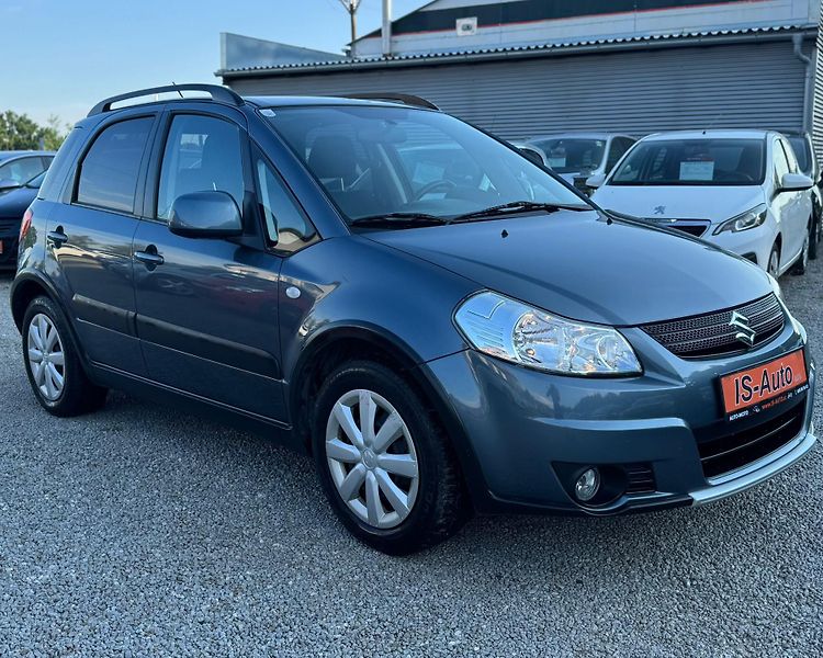 Suzuki SX4 (2009) - fotka 2 z 12