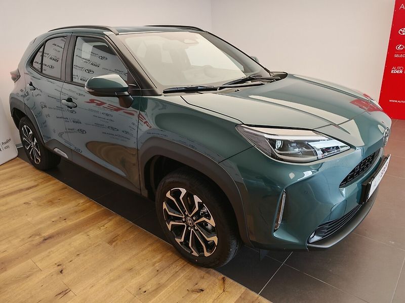 Toyota Yaris Cross 1.5 Hybrid e-CVT Style 4x4 - fotka 3 z 20