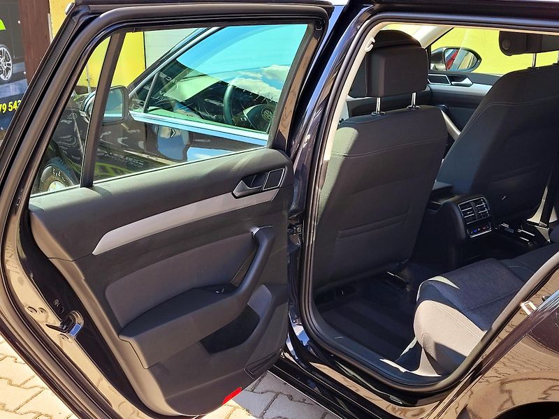 Volkswagen Passat 1,4TSi DSG SERV.KN,CEBIA,ACC - fotka 20 z 52