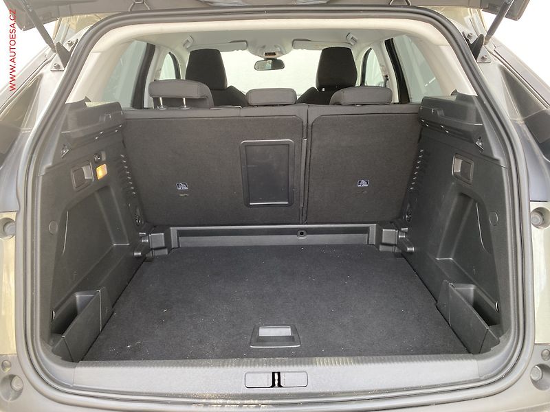 Peugeot 3008 (2018) 2.0 HDi, ČR, Active - fotka 7 z 19