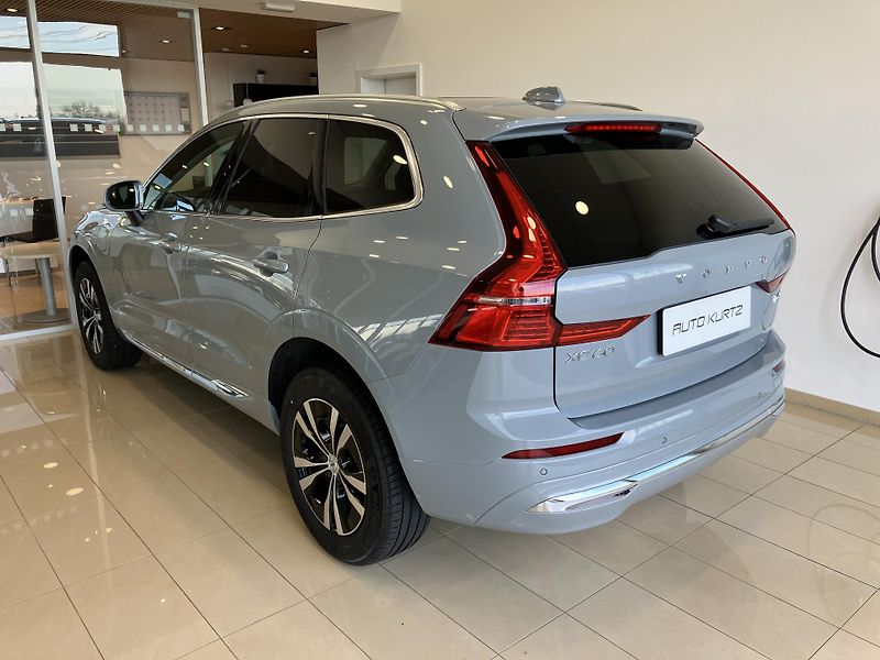 Volvo XC60 T6 eAWD Recharge Core, PANO - fotka 6 z 42