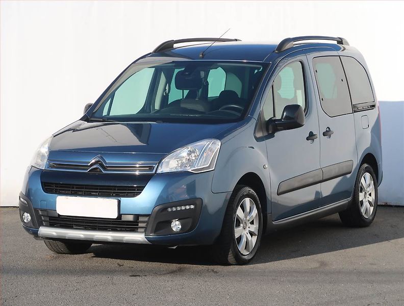 Citroën Berlingo (2016) XTR 1.6 HDi, 5Míst, ČR - fotka 2 z 19