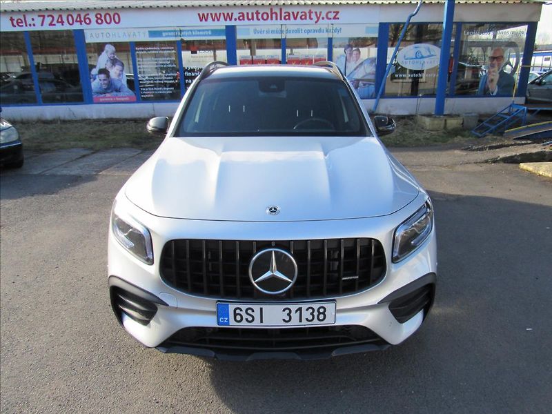 Mercedes-Benz GLB 2,0 AMG 35 225kW - fotka 2 z 35