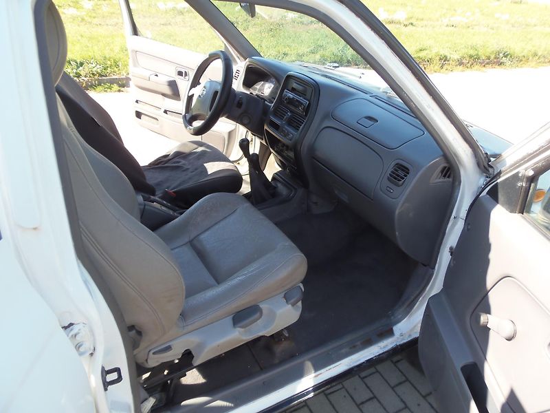 Nissan Navara (2004) 2.5 TD 4x4 redukce tažné 3T CZ - fotka 14 z 23