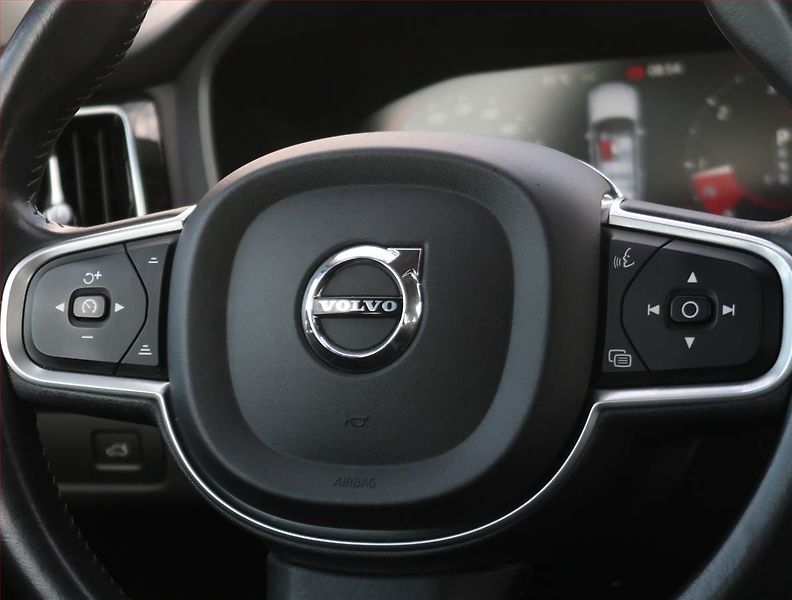 Volvo XC60 (2018) Momentum D4 AWD, 4X4,Automat - fotka 23 z 23