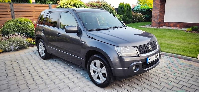 Suzuki Grand Vitara 2.0 benzin  Rezervace - fotka 43 z 43