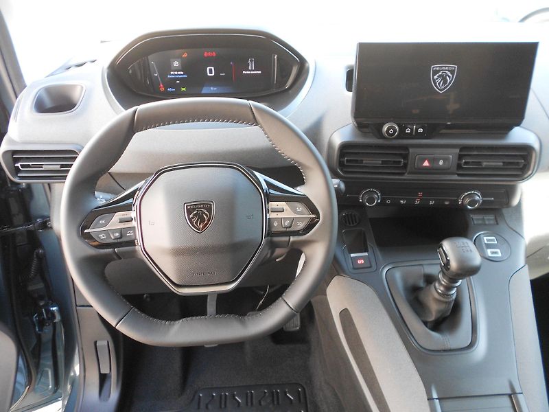 Peugeot Rifter LONG ALLURE HDi 130 MAN 7míst - fotka 5 z 9