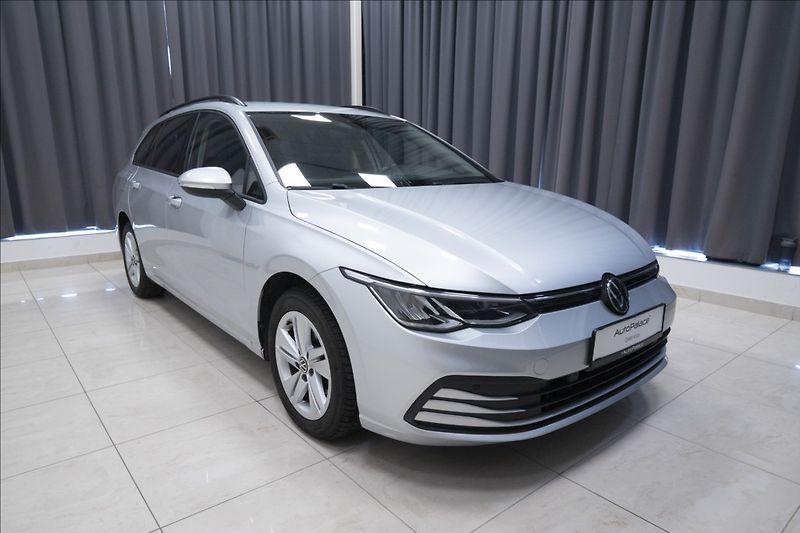 Volkswagen Golf 1,5 eTSI DSG KAMERA VÝHŘEV ČR - fotka 3 z 45
