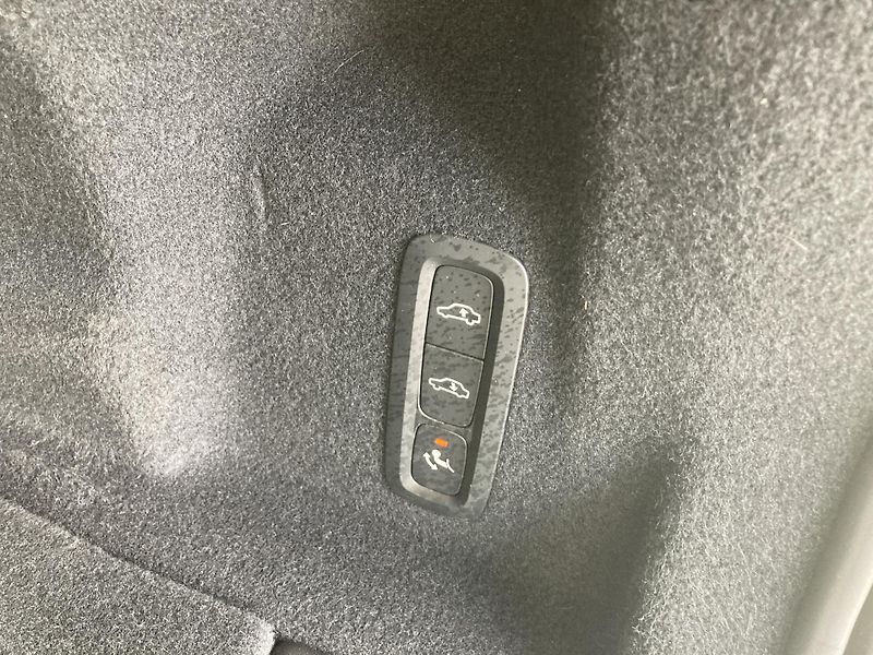 Volvo XC60 T6 eAWD Recharge Plus Dark AT8 - fotka 11 z 30