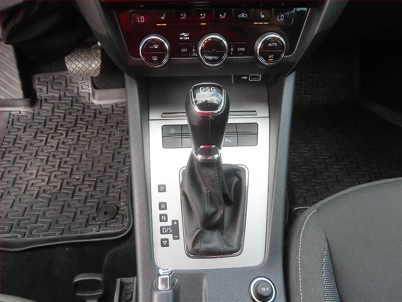 Škoda Octavia (2018) 1.6 TDI, Automat, Navi - fotka 13 z 25