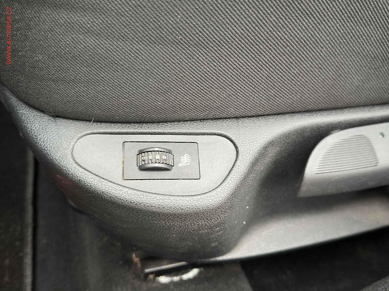 Peugeot 308 (2009) 2.0HDi 7míst, STK8/28, panor. - fotka 17 z 22
