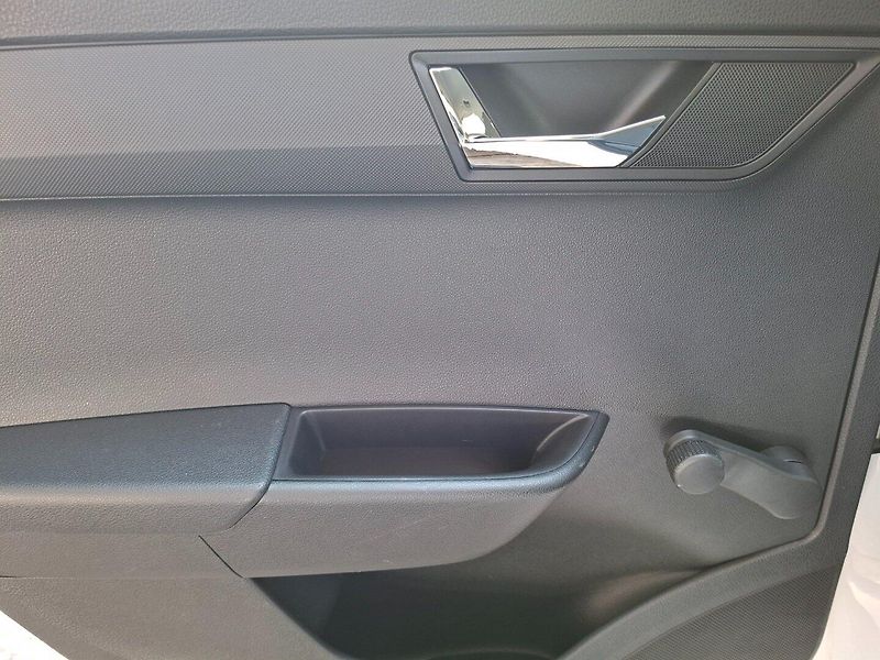 Škoda Fabia (2015) 1.2TSI 66kW -1.MAJITEL - fotka 29 z 42