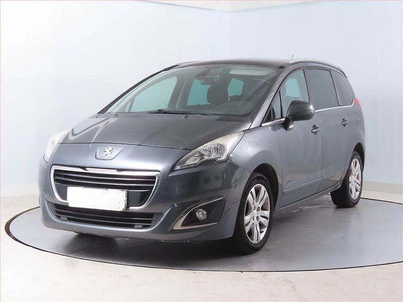 Peugeot 5008 (2015) 1.6 BlueHDi, Navi, Tempomat - fotka 2 z 15