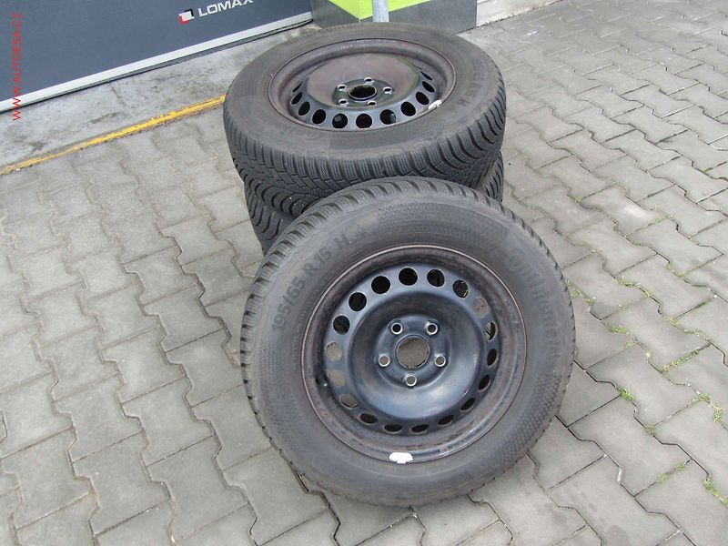 Volkswagen Golf (2008) 1.6 MPi, Navi, AC - fotka 17 z 17