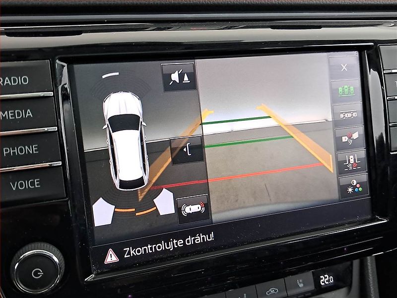 Škoda Superb (2017) Laurin&Klement 2.0 TDI - fotka 25 z 28