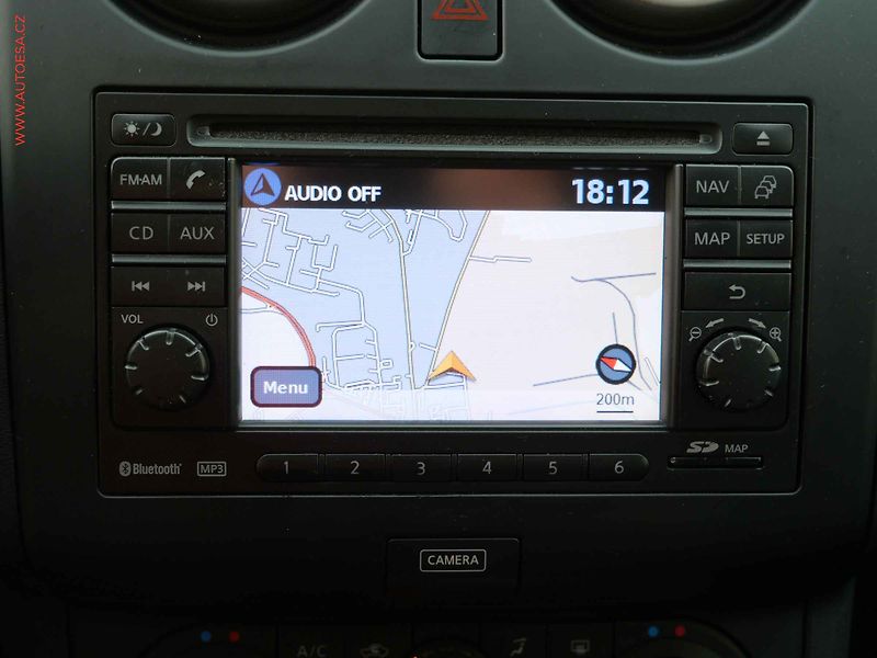 Nissan Qashqai (2012) 2.0i, Tekna, AT, xenon, panor - fotka 17 z 20