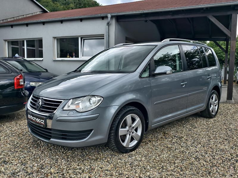 Volkswagen Touran 1.9 TDi 77kW TEMPOMAT, VÝHŘEVY - fotka 19 z 20