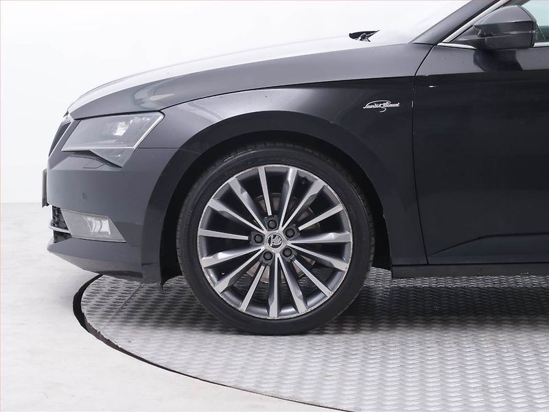 Škoda Superb (2017) Laurin&Klement 2.0 TDI 4x4 - fotka 15 z 24