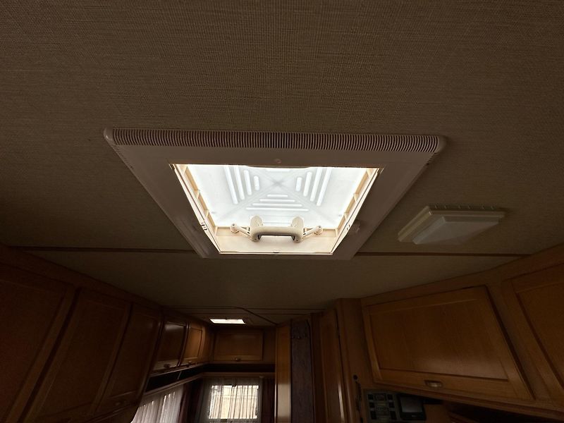 Eura Mobil Ostatní (1995) Fiat Ducato 2.5TDi-85KW-6.MÍST - fotka 22 z 50