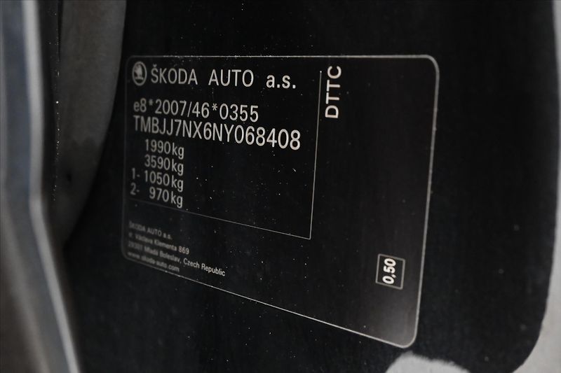 Škoda Octavia 2,0 TDI 110 kW DSG MATRIX LED - fotka 12 z 33