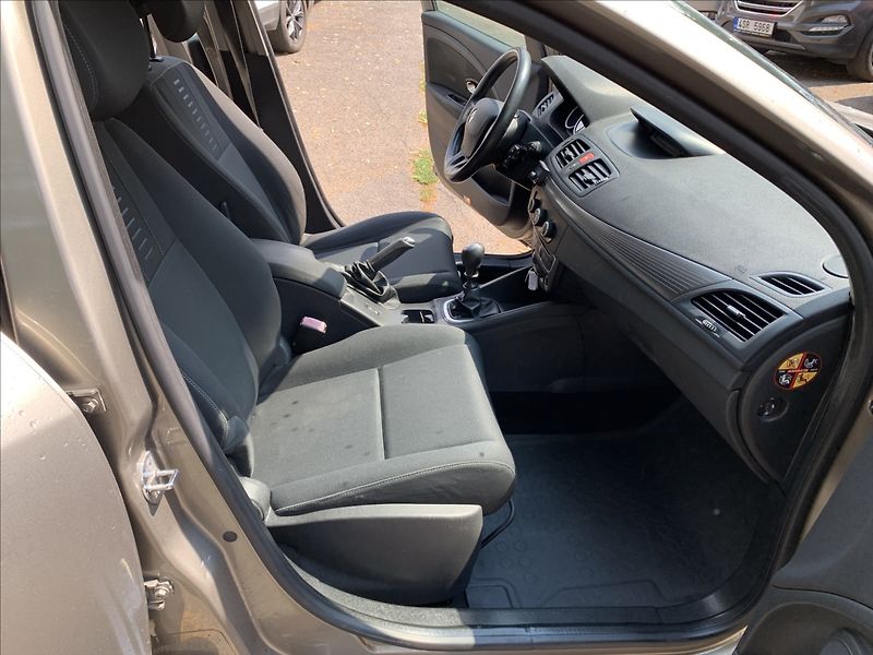 Renault Mégane 1,5 DCI,ČR - fotka 14 z 17