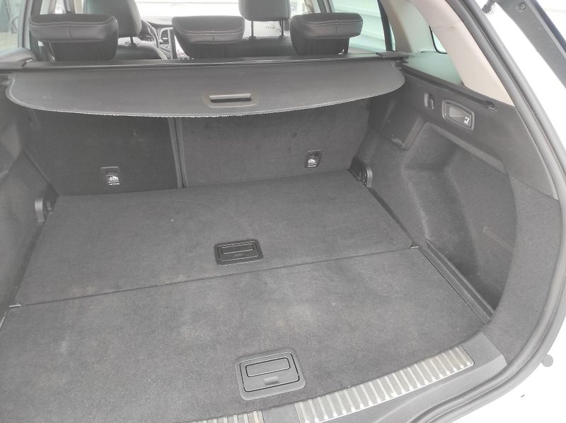 Renault Mégane 1,3TCe Intens AT, EDC, ČR, TZ - fotka 39 z 40