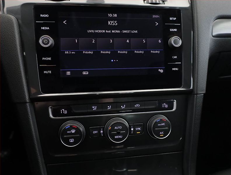 Volkswagen Golf (2018) 1.0 TSI, Tempomat - fotka 10 z 19