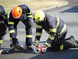 Hasiči se v rámci cvičení Rescue meeting zdokonalovali ve vyprošťování osob z auta, ale také jak uhasit elektromobil - především baterii.