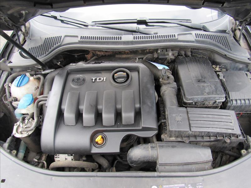 Škoda Superb 1,9 TDi 77kW Combi - fotka 28 z 30