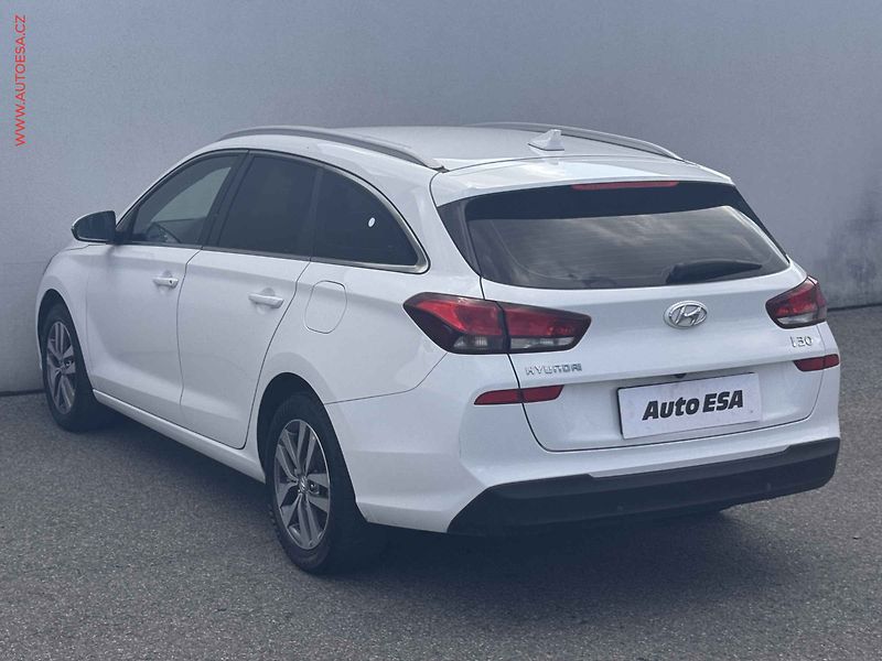Hyundai i30 (2019) 1.6CRDi, ČR, servis.kniha - fotka 4 z 16