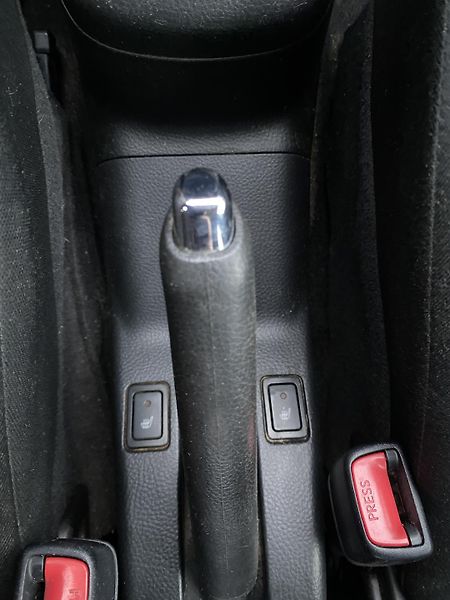 Suzuki Swift (2013) 4x4 69kw - fotka 16 z 18