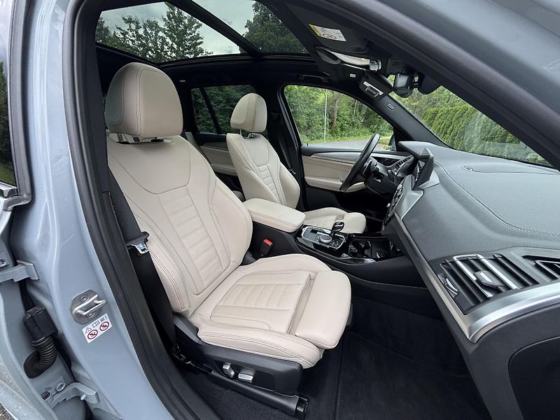 BMW X3 (2023) M40d xDrive HUD tažné PANO DPH - fotka 19 z 38